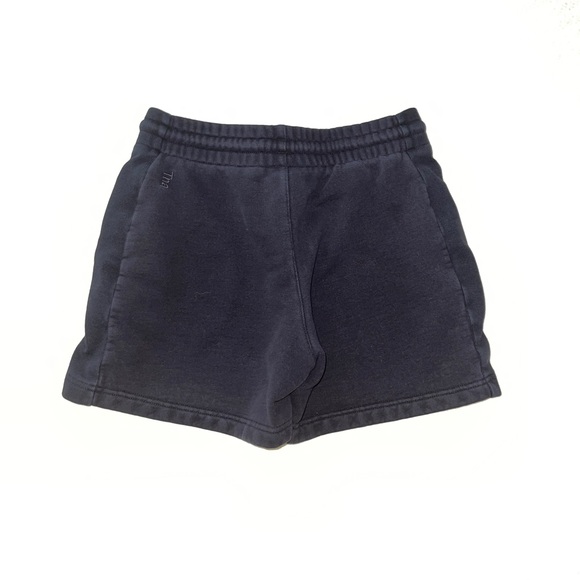 Aritzia Tna Boyfriend 5” cozy fleece sweat shorts - Picture 4 of 9